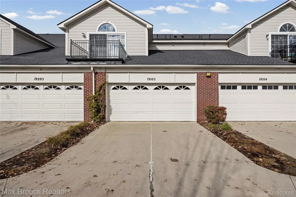 19105 Alexa Drive Walled Lake City MI 48390
