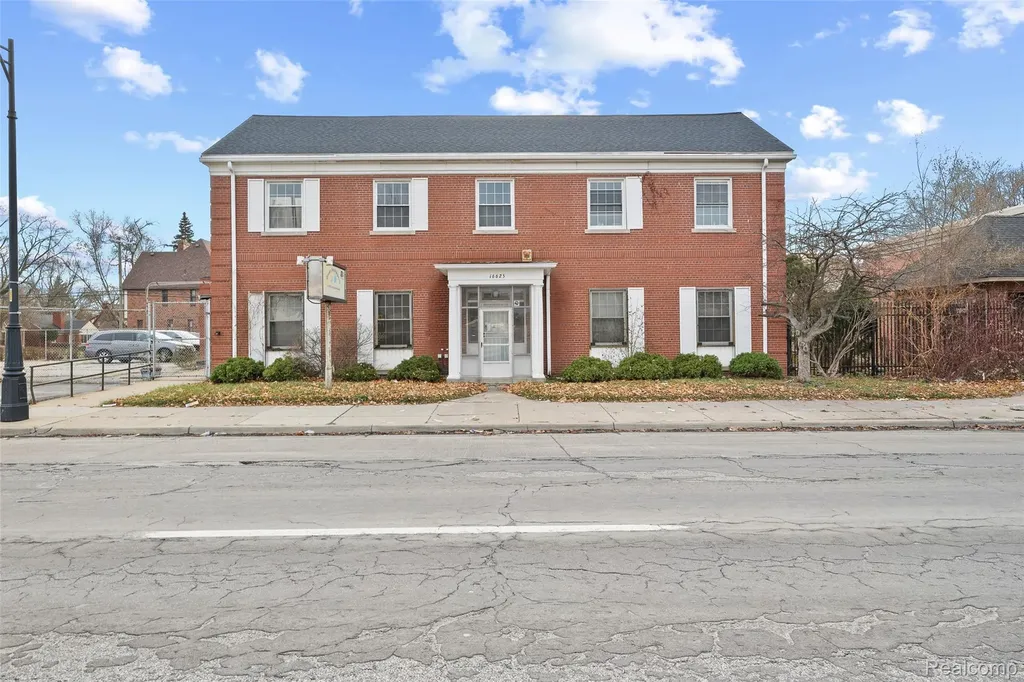 16625 Grand River Avenue Detroit City MI 48227