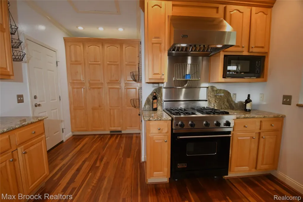 58282 Savage Road Newberg Township MI 49095