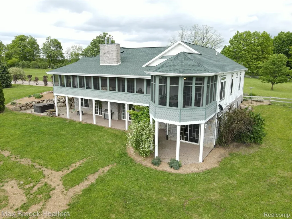 58282 Savage Road Newberg Township MI 49095