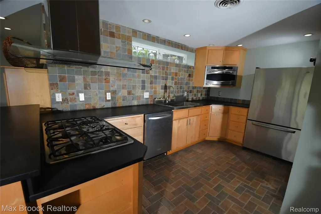 58282 Savage Road Newberg Township MI 49095