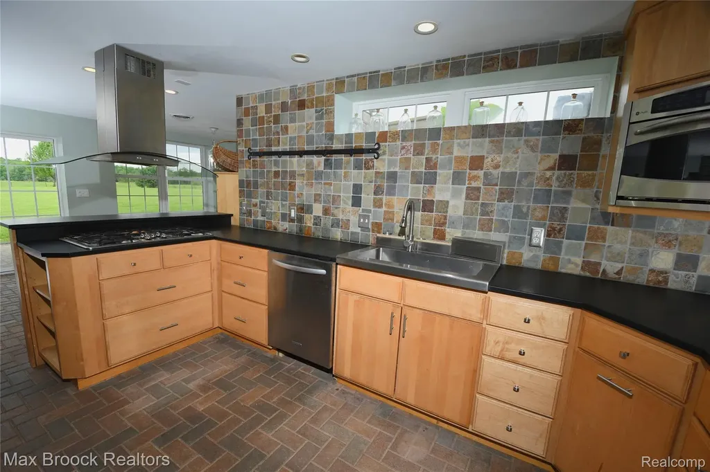 58282 Savage Road Newberg Township MI 49095