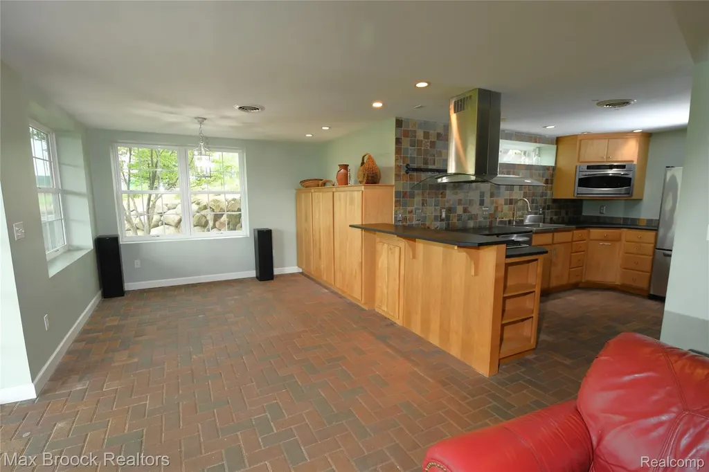 58282 Savage Road Newberg Township MI 49095