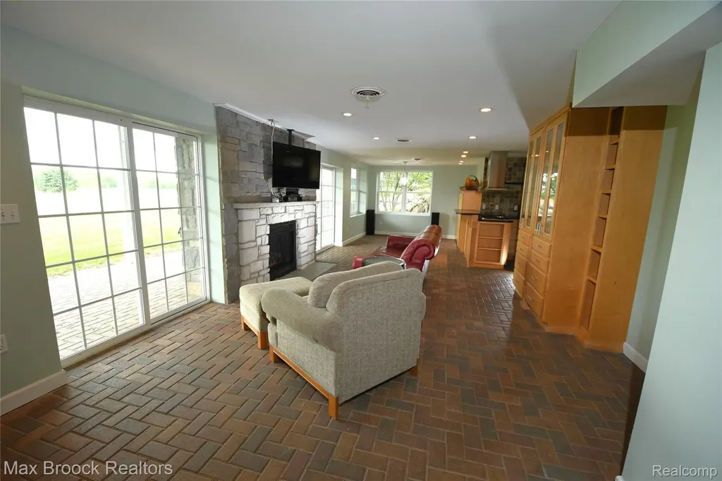 58282 Savage Road Newberg Township MI 49095