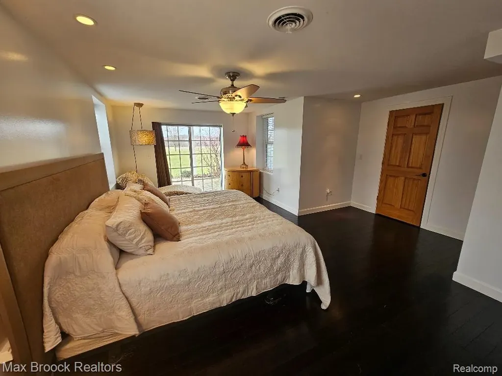 58282 Savage Road Newberg Township MI 49095