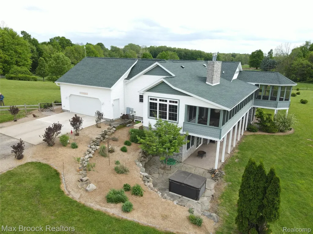 58282 Savage Road Newberg Township MI 49095