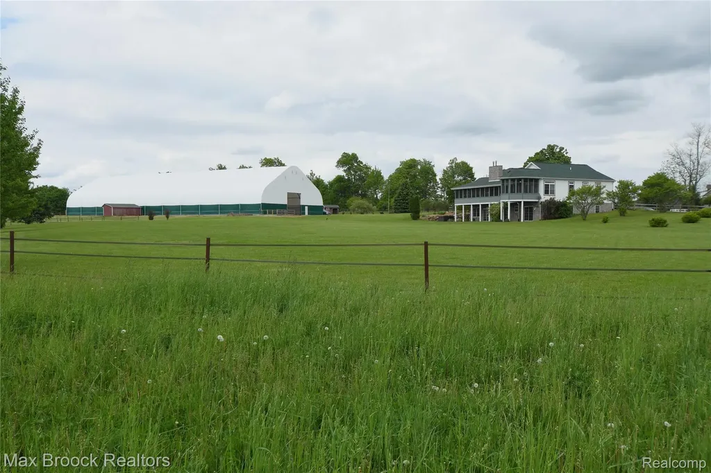 58282 Savage Road Newberg Township MI 49095