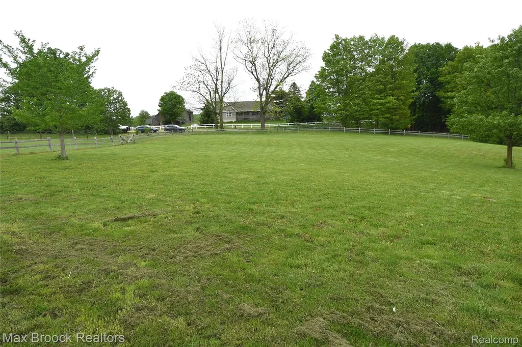 58282 Savage Road Newberg Township MI 49095