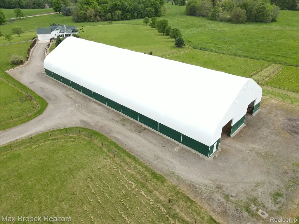 58282 Savage Road Newberg Township MI 49095