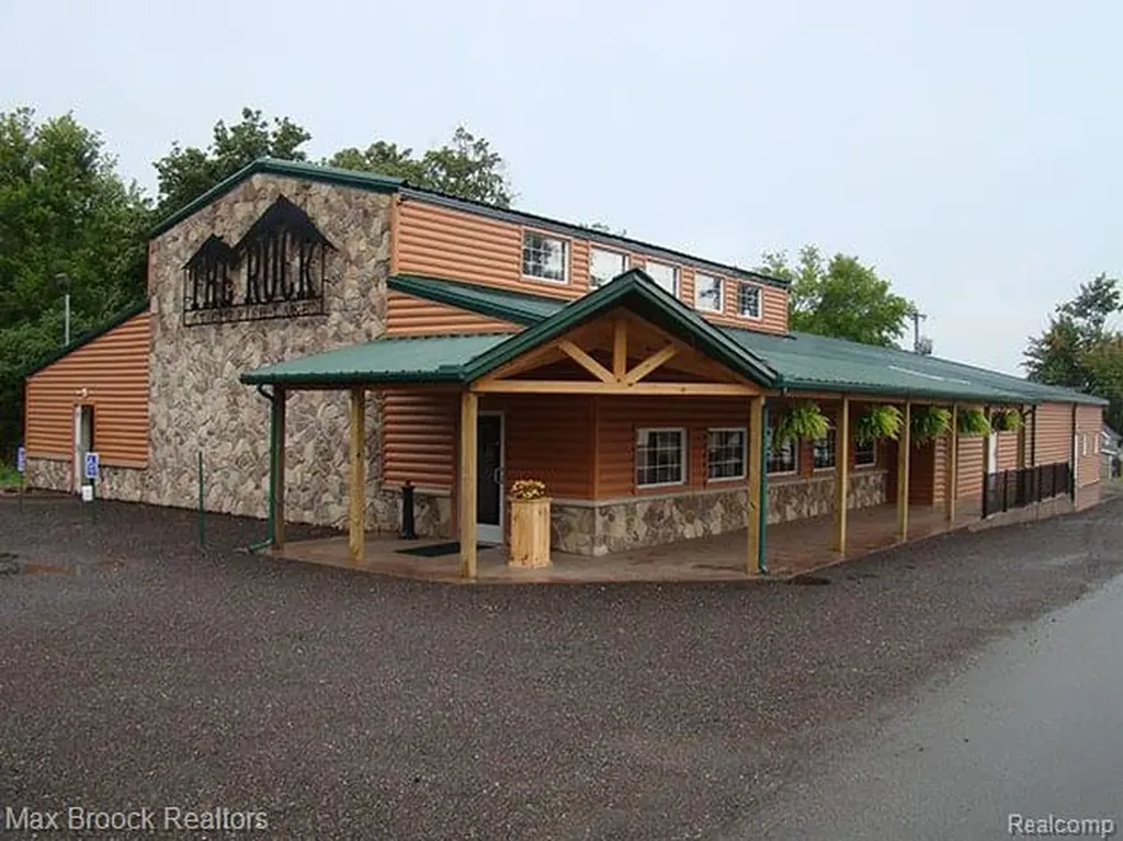 58282 Savage Road Newberg Township MI 49095