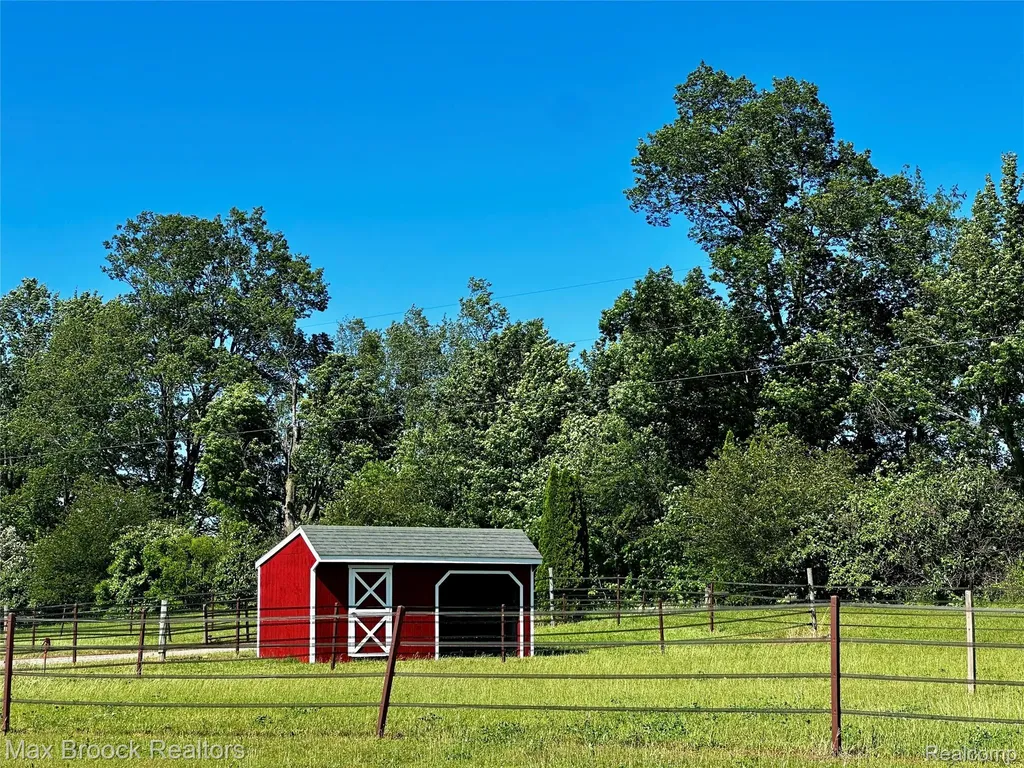 58282 Savage Road Newberg Township MI 49095