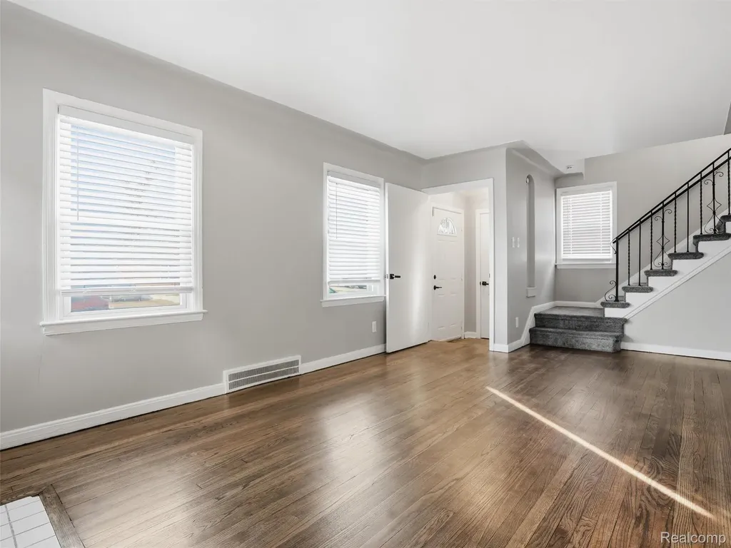 18684 Murray Hill Street Detroit City MI 48235