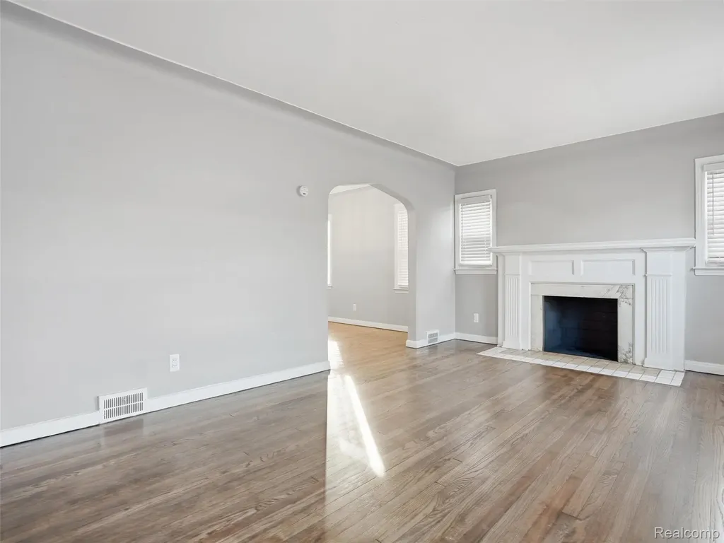 18684 Murray Hill Street Detroit City MI 48235