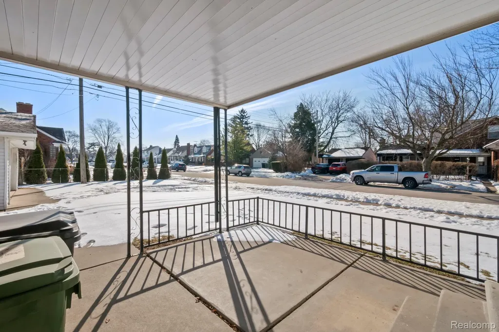 7739 Rosedale Boulevard Allen Park City MI 48101