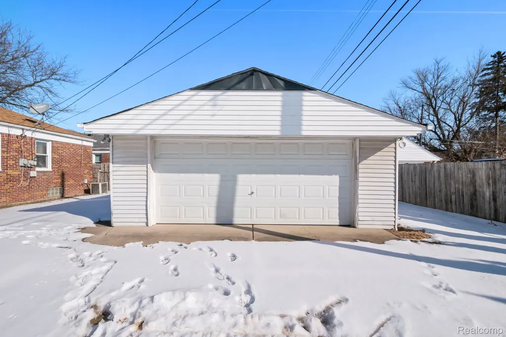 7739 Rosedale Boulevard Allen Park City MI 48101