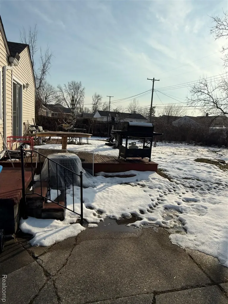 30509 Townley Street Madison Heights City MI 48071