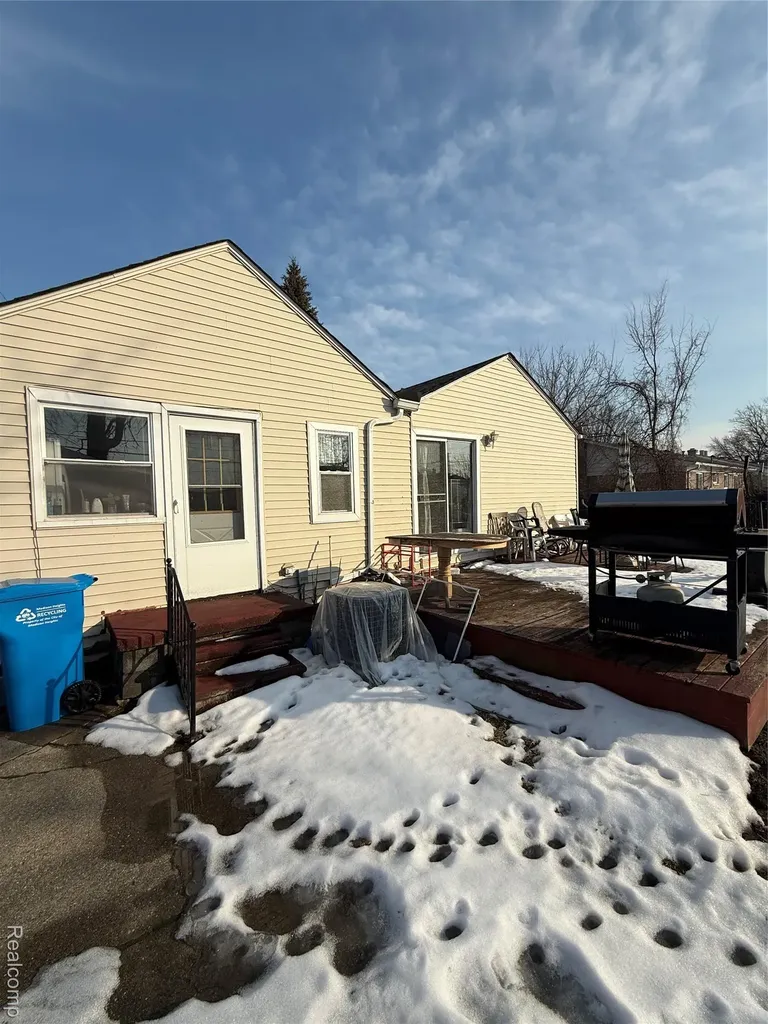 30509 Townley Street Madison Heights City MI 48071