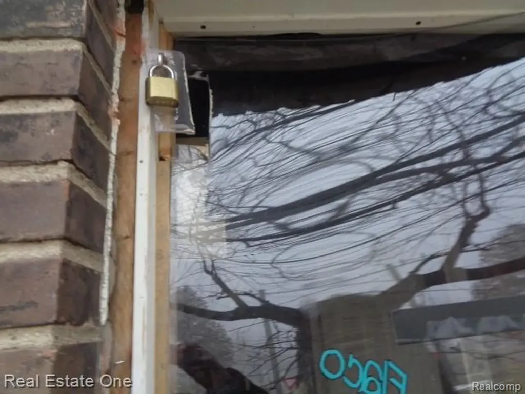 13445 Maiden Street Detroit City MI 48213