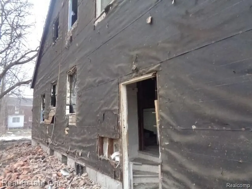 13445 Maiden Street Detroit City MI 48213