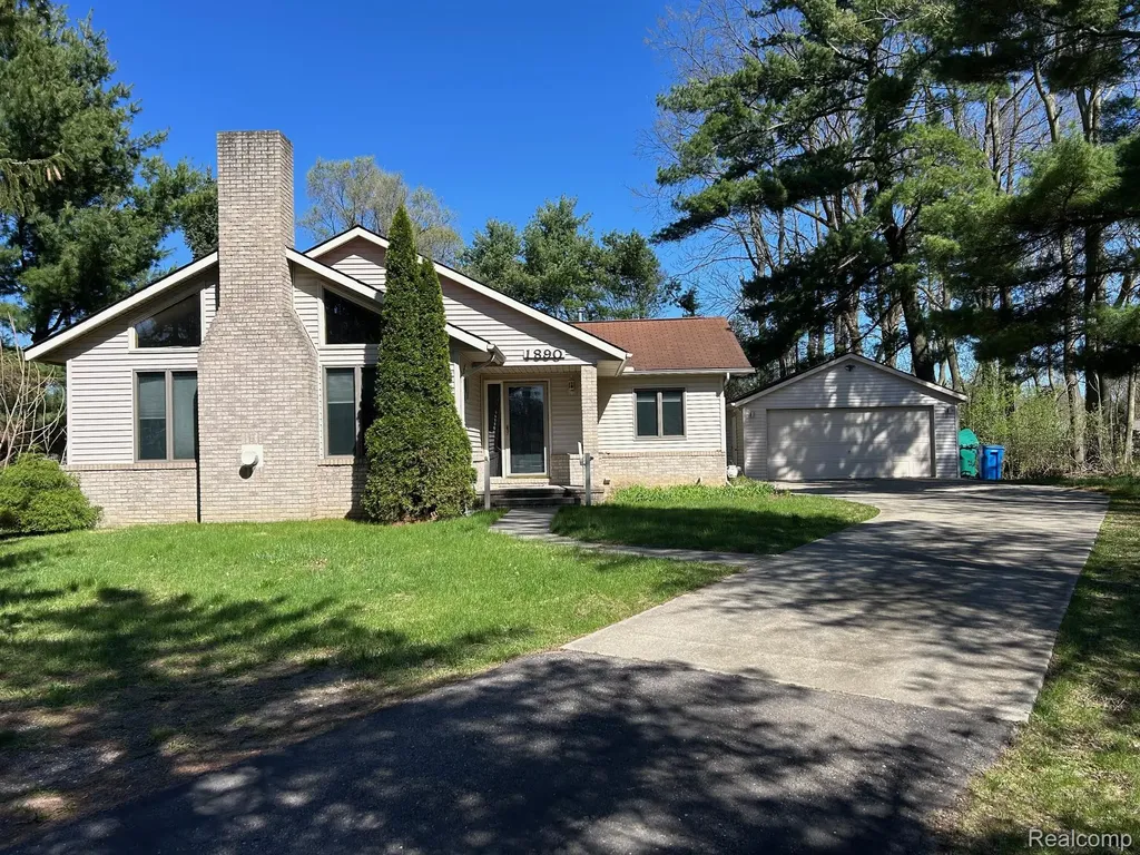 1890 Welch Road Commerce Charter Township MI 48390