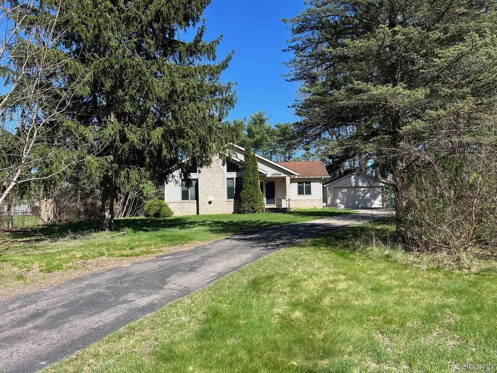 1890 Welch Road Commerce Charter Township MI 48390