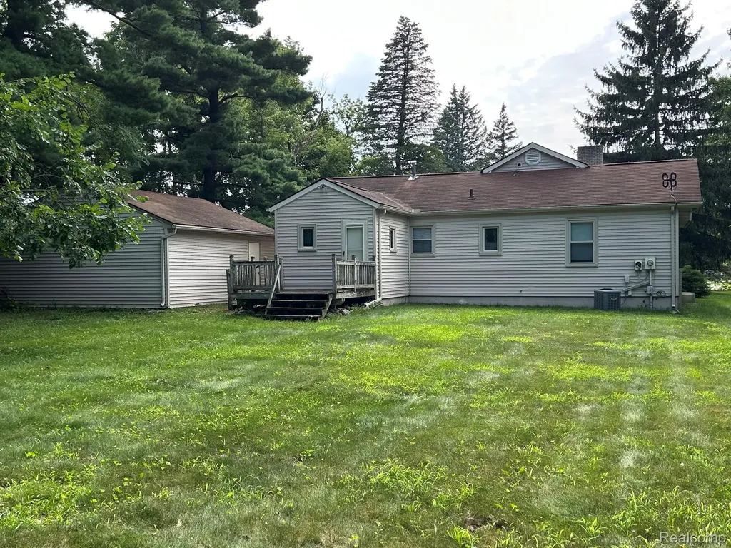1890 Welch Road Commerce Charter Township MI 48390