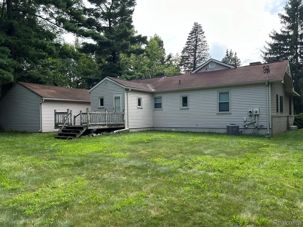 1890 Welch Road Commerce Charter Township MI 48390
