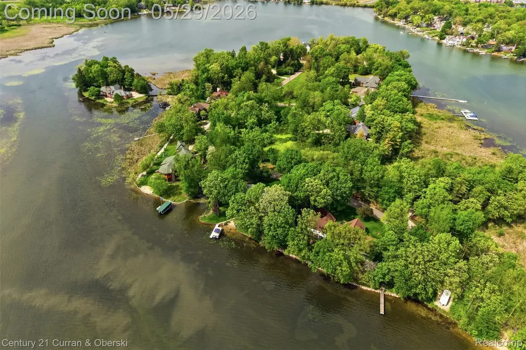 4233 Blain Island Road Waterford Charter Township MI 48329