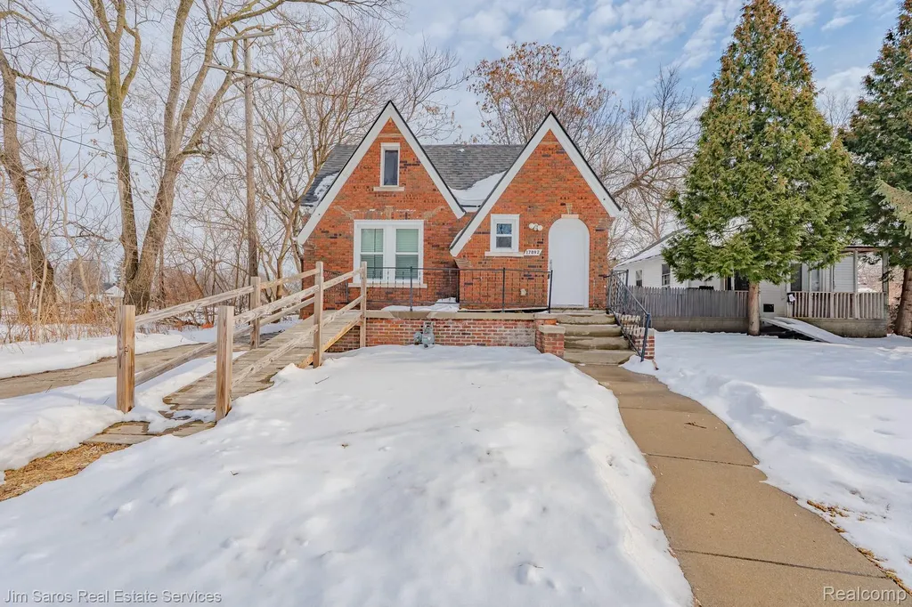 17892 Bradford Street Detroit City MI 48205