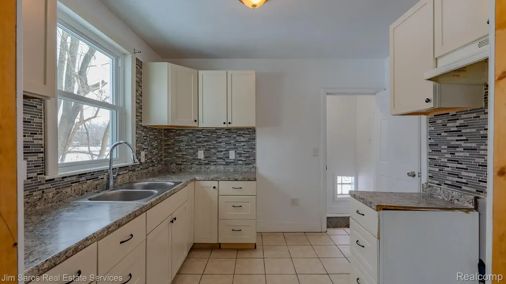 17892 Bradford Street Detroit City MI 48205