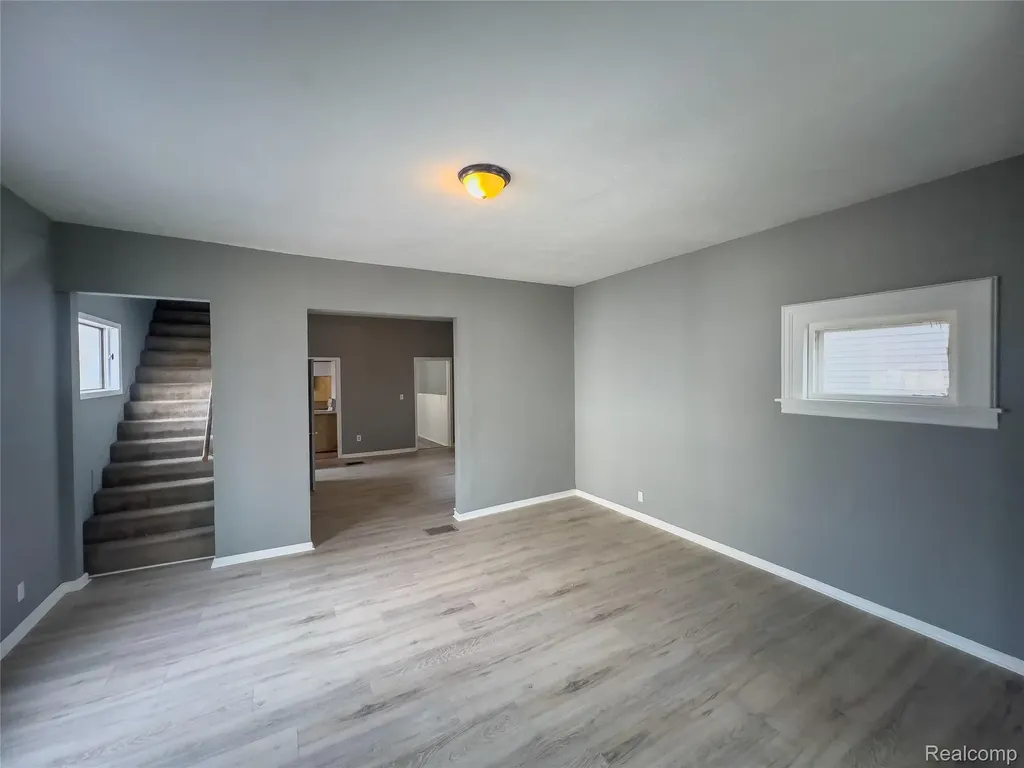 1226 N Grand River Avenue Lansing City MI 48906