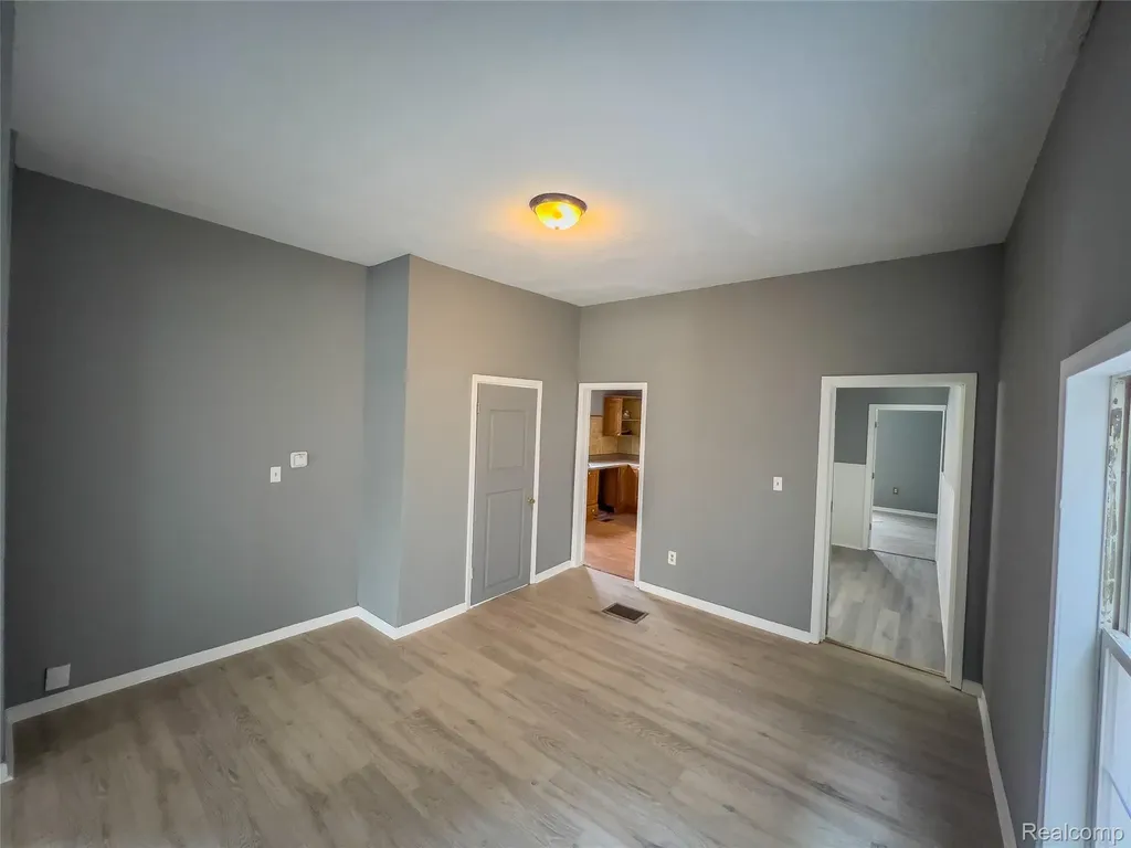 1226 N Grand River Avenue Lansing City MI 48906