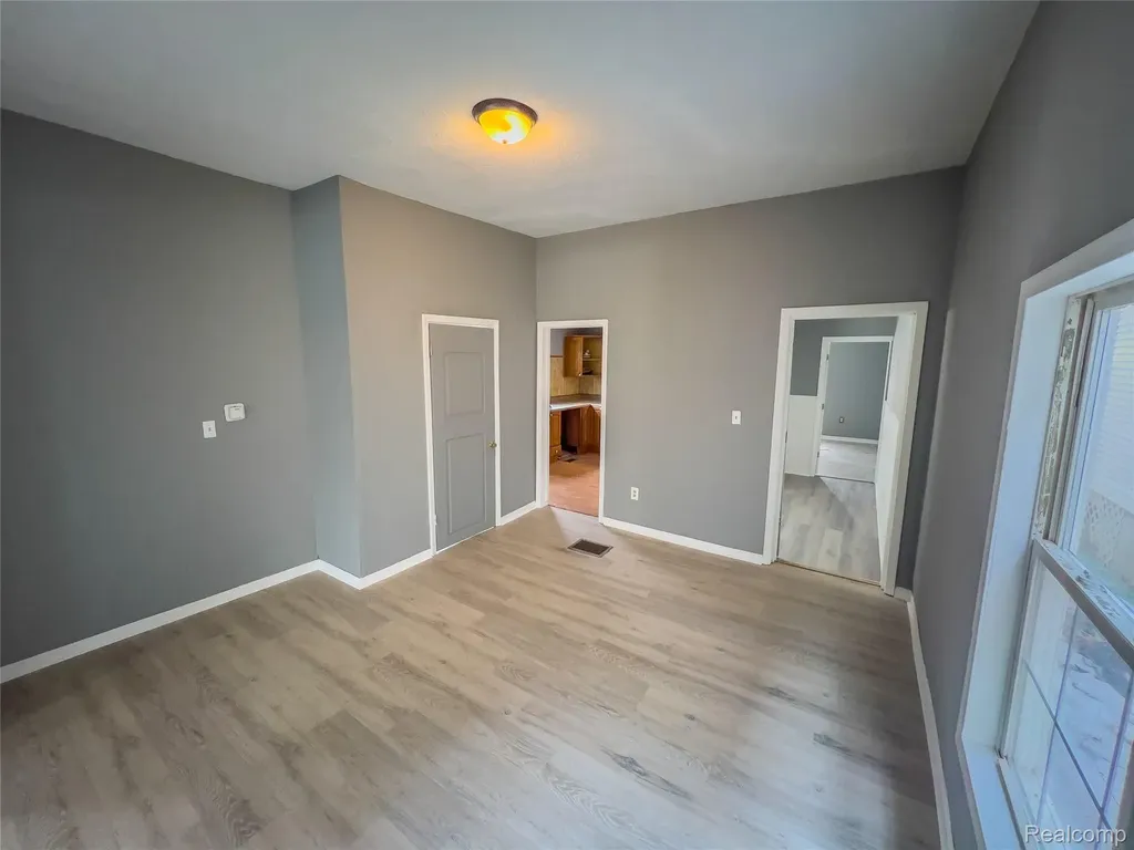 1226 N Grand River Avenue Lansing City MI 48906