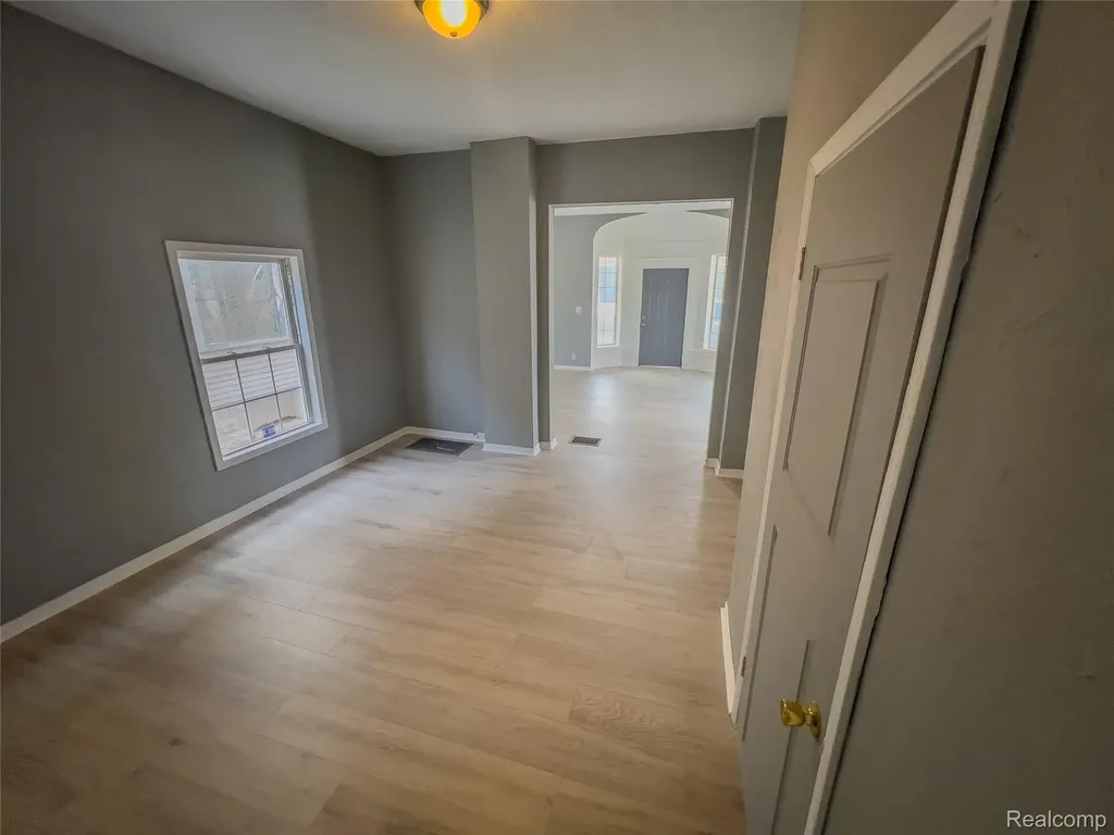 1226 N Grand River Avenue Lansing City MI 48906