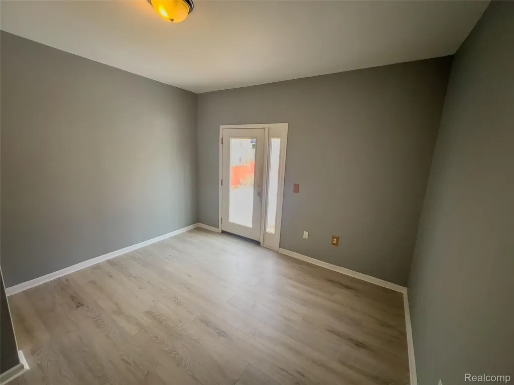 1226 N Grand River Avenue Lansing City MI 48906