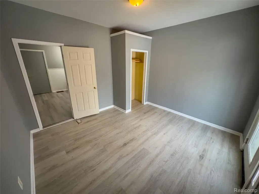 1226 N Grand River Avenue Lansing City MI 48906