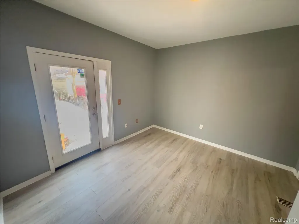 1226 N Grand River Avenue Lansing City MI 48906