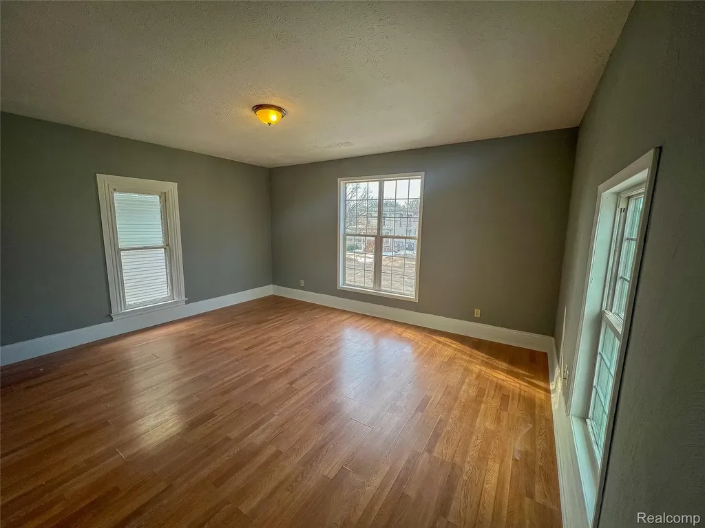 1226 N Grand River Avenue Lansing City MI 48906