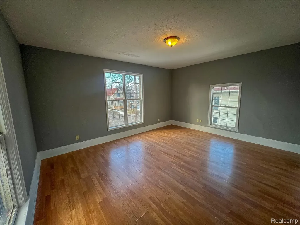 1226 N Grand River Avenue Lansing City MI 48906