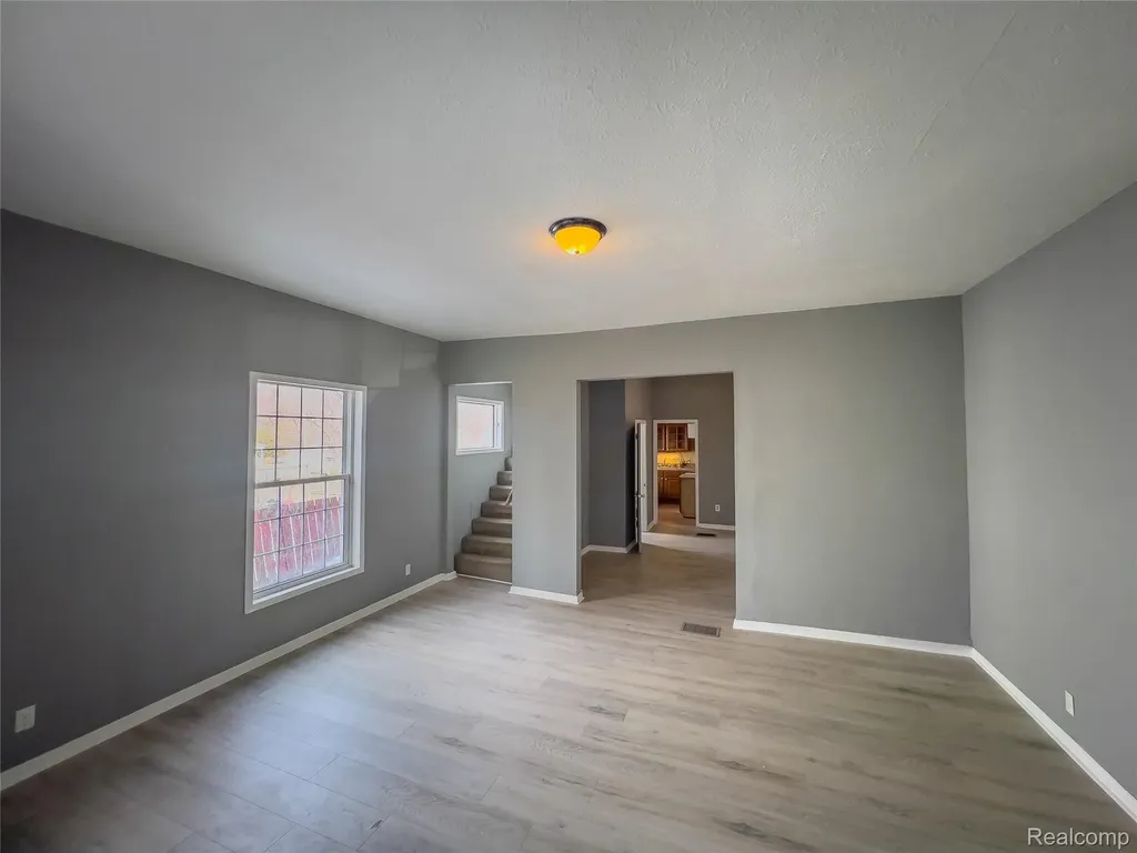 1226 N Grand River Avenue Lansing City MI 48906