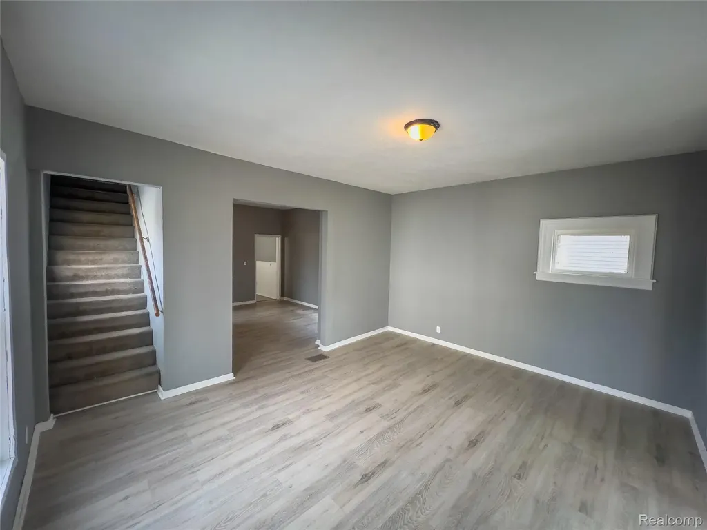 1226 N Grand River Avenue Lansing City MI 48906