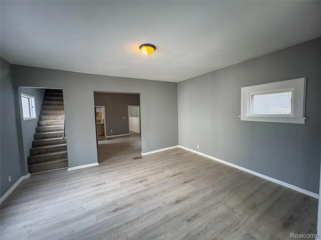 1226 N Grand River Avenue Lansing City MI 48906