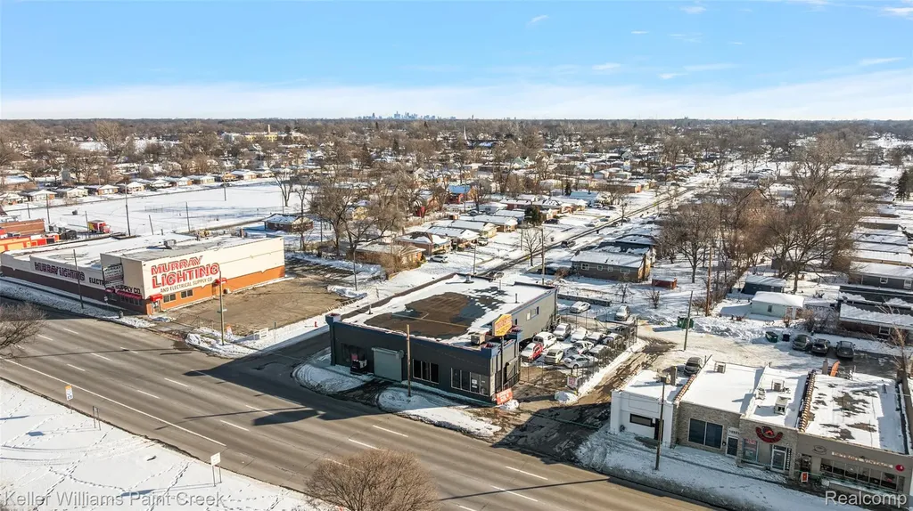 10311 W 8 Mile Road Detroit City MI 48221