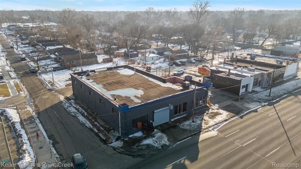 10311 W 8 Mile Road Detroit City MI 48221