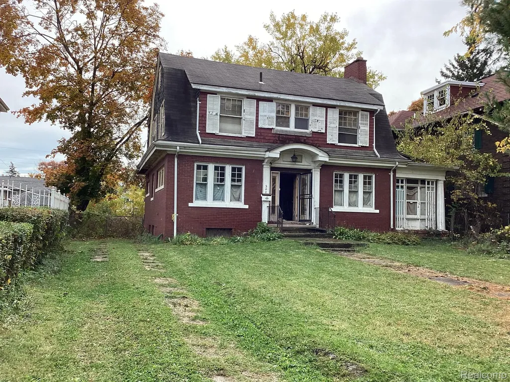 540 E Boston Boulevard Detroit City MI 48202