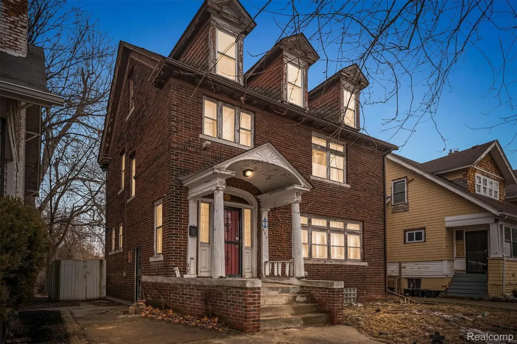 880 Algonquin Street Detroit City MI 48215