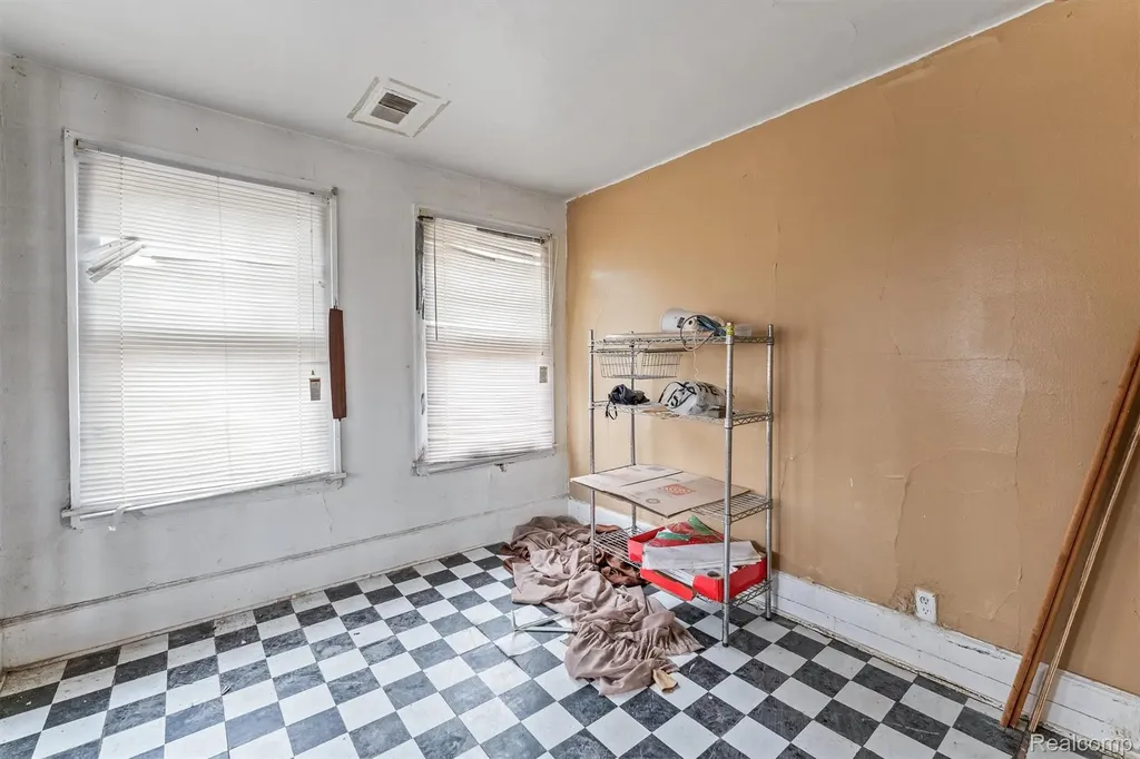 880 Algonquin Street Detroit City MI 48215