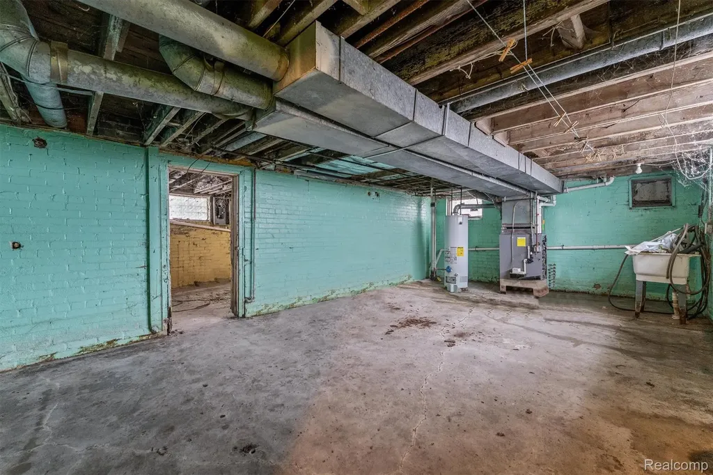 880 Algonquin Street Detroit City MI 48215