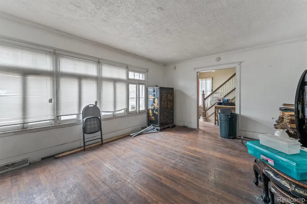880 Algonquin Street Detroit City MI 48215