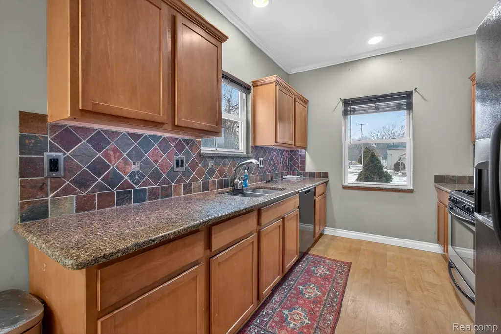 9399 Oakdale Street Algonac City MI 48001
